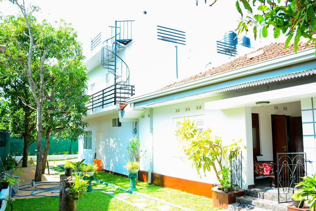 Mama Beach Villa Negombo Exteriör bild